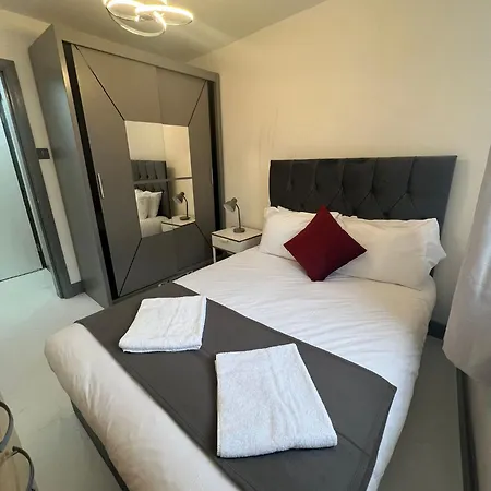 Ferienwohnung Nice Flat Near Church Street